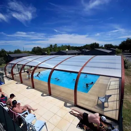 2 Etoiles - Piscine - Eebbhh 샬레 Saint-Denis-dʼOléron